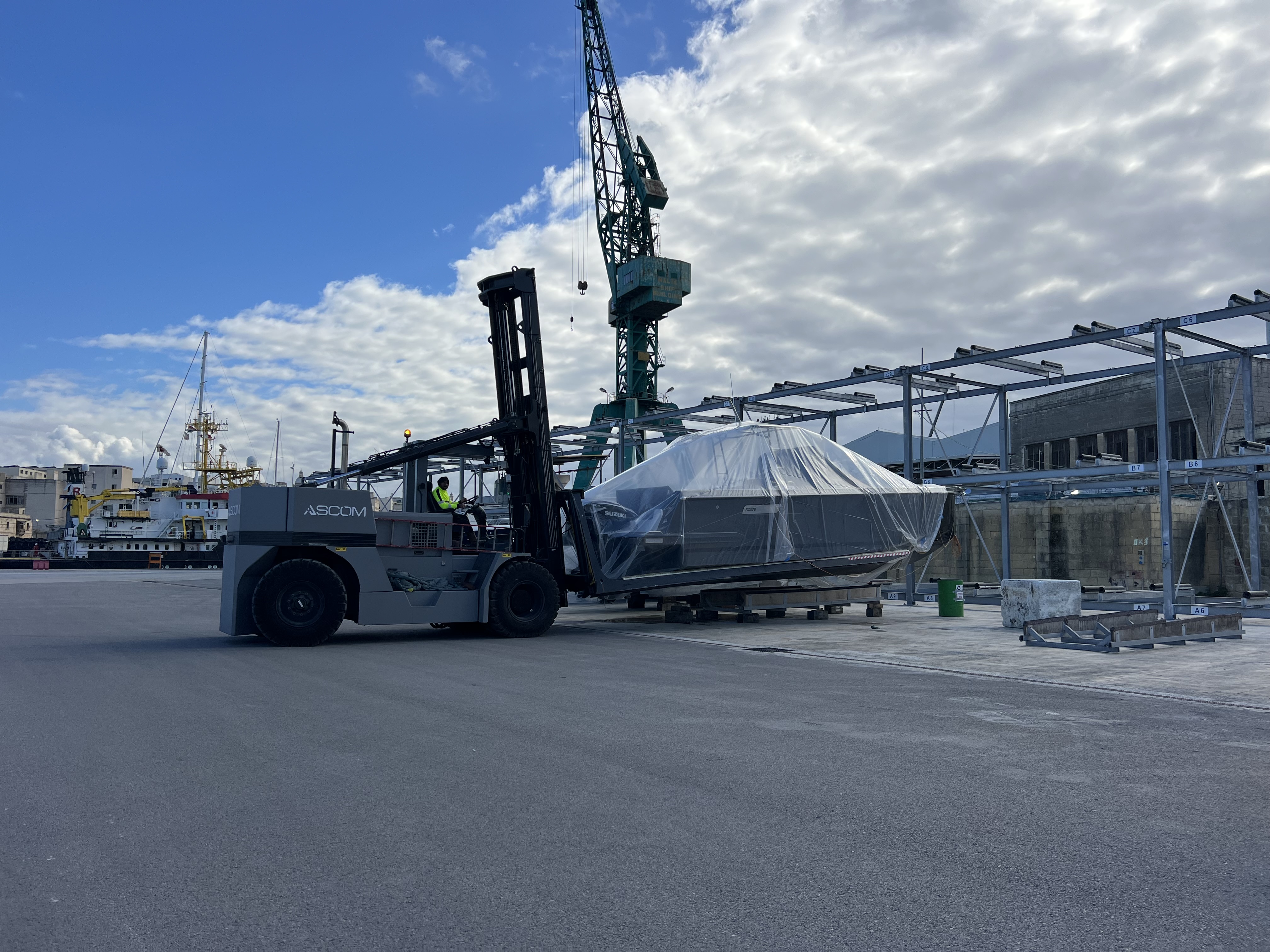 40ft Fjord chase boat