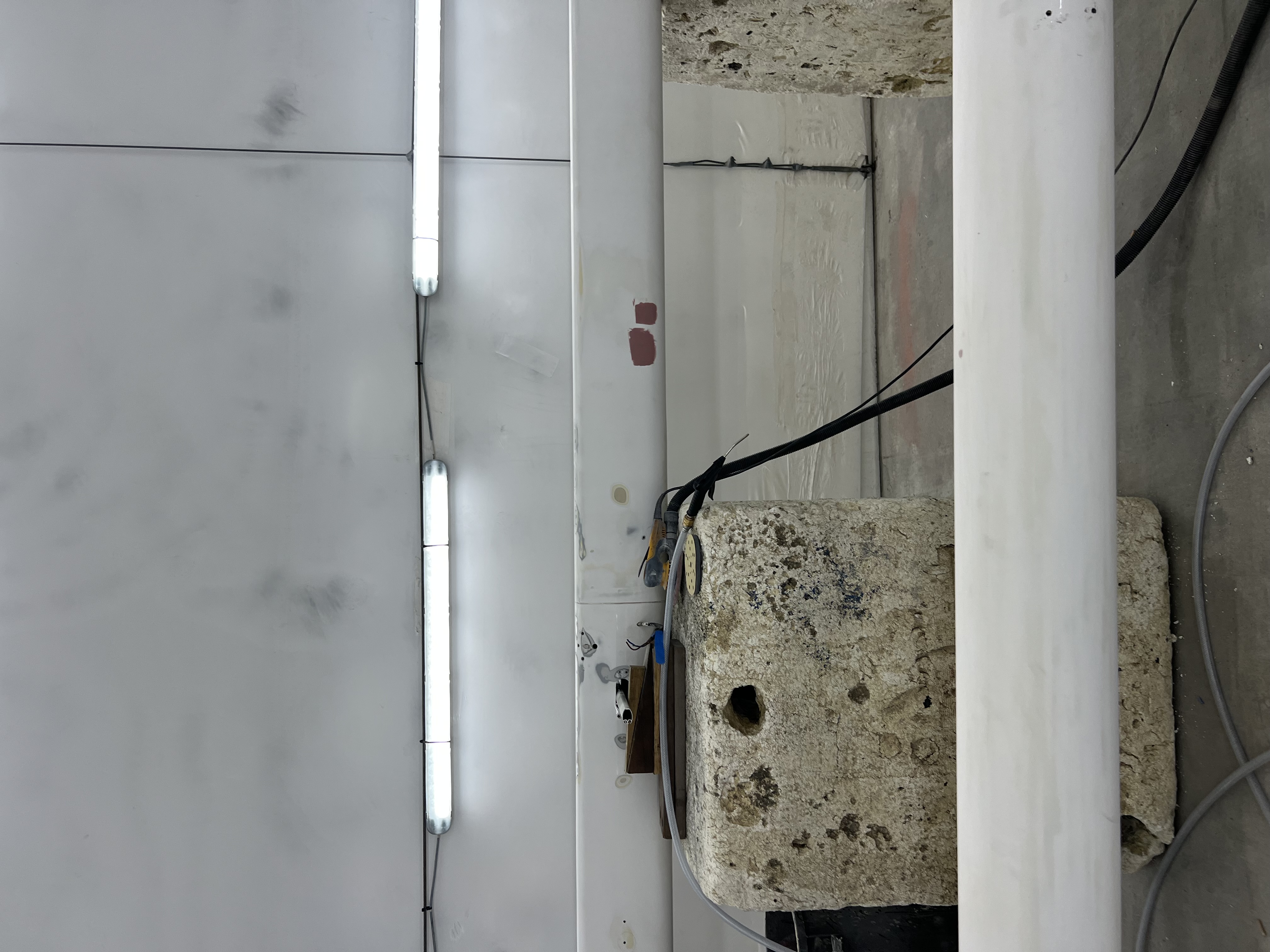 Sprayed mast and boom